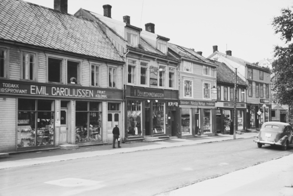 Shotland-familiens butikk A/S Beklædningsmagasinet i Kirkegata 10, 1938.