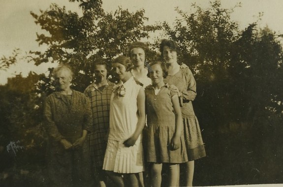Mina Michle med døtre