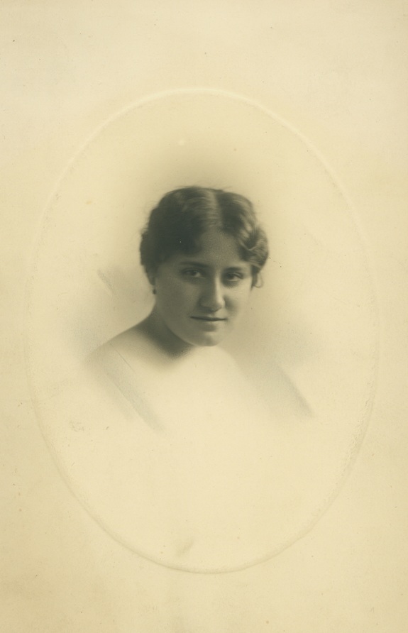Bertha Arsch, ca. 1910