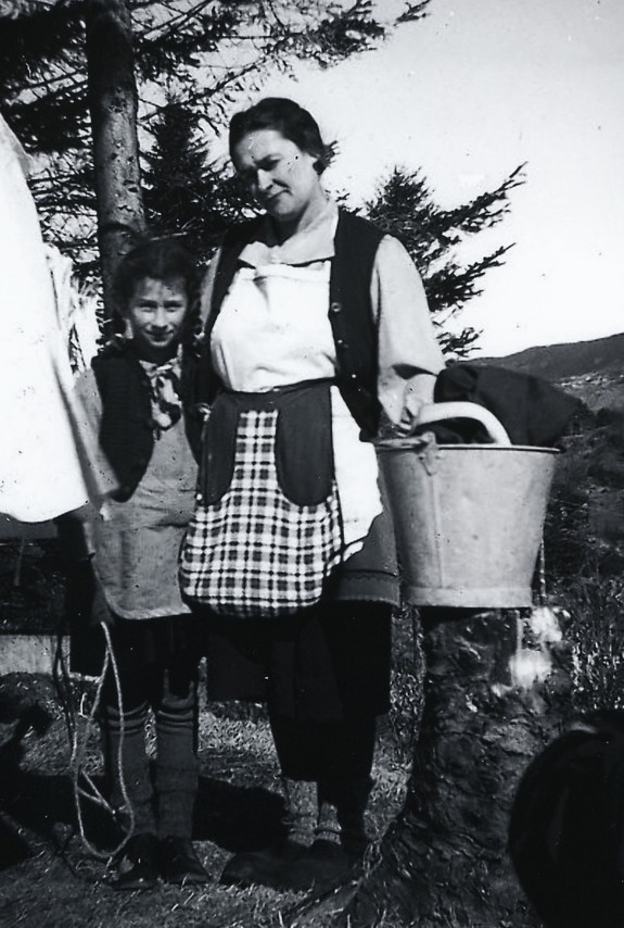 Cecylie (Cyla) Müller med datteren Bertha, ca. 1939